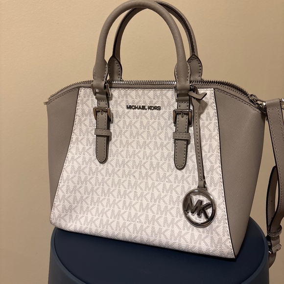 Michael Kors Handbags - Michael Kors Purse